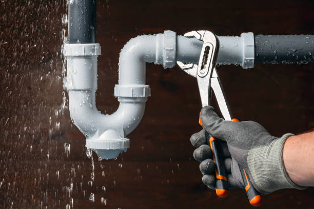 Professional Gas Line Repair technician working in Marine, IL